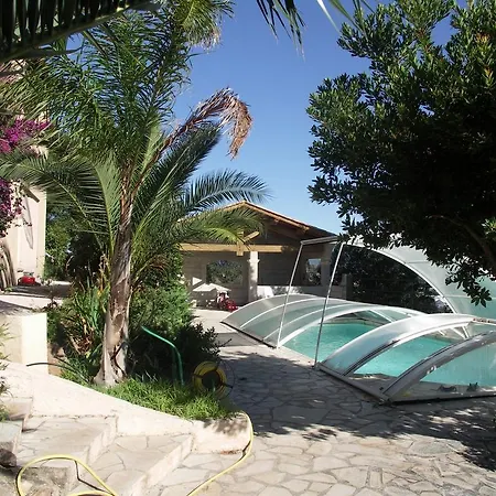 Holiday home Les Santolines Carqueiranne